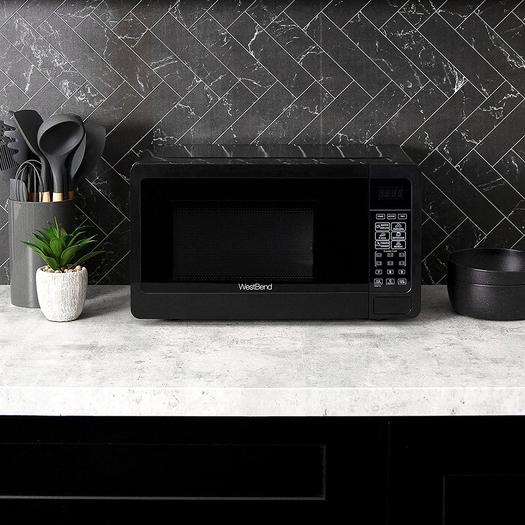QINBI WBMW71B Microwave Oven 700-Watts Compact with 6 Pre Cooking Settings, Speed Defrost, Electronic Control Panel and Glass Turntable, Black